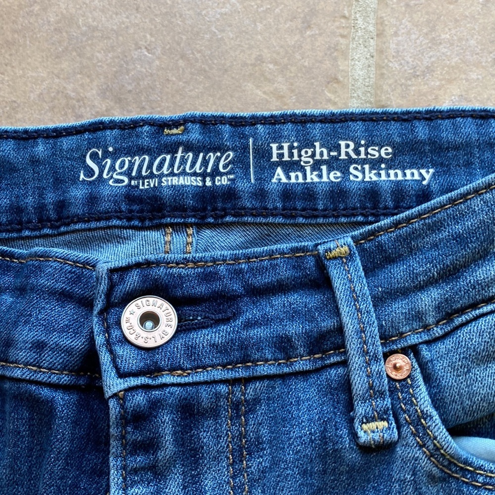 Signature by Levi Strauss & Co High Rise Ankle Skinny Jeans - Picture 2 of 6